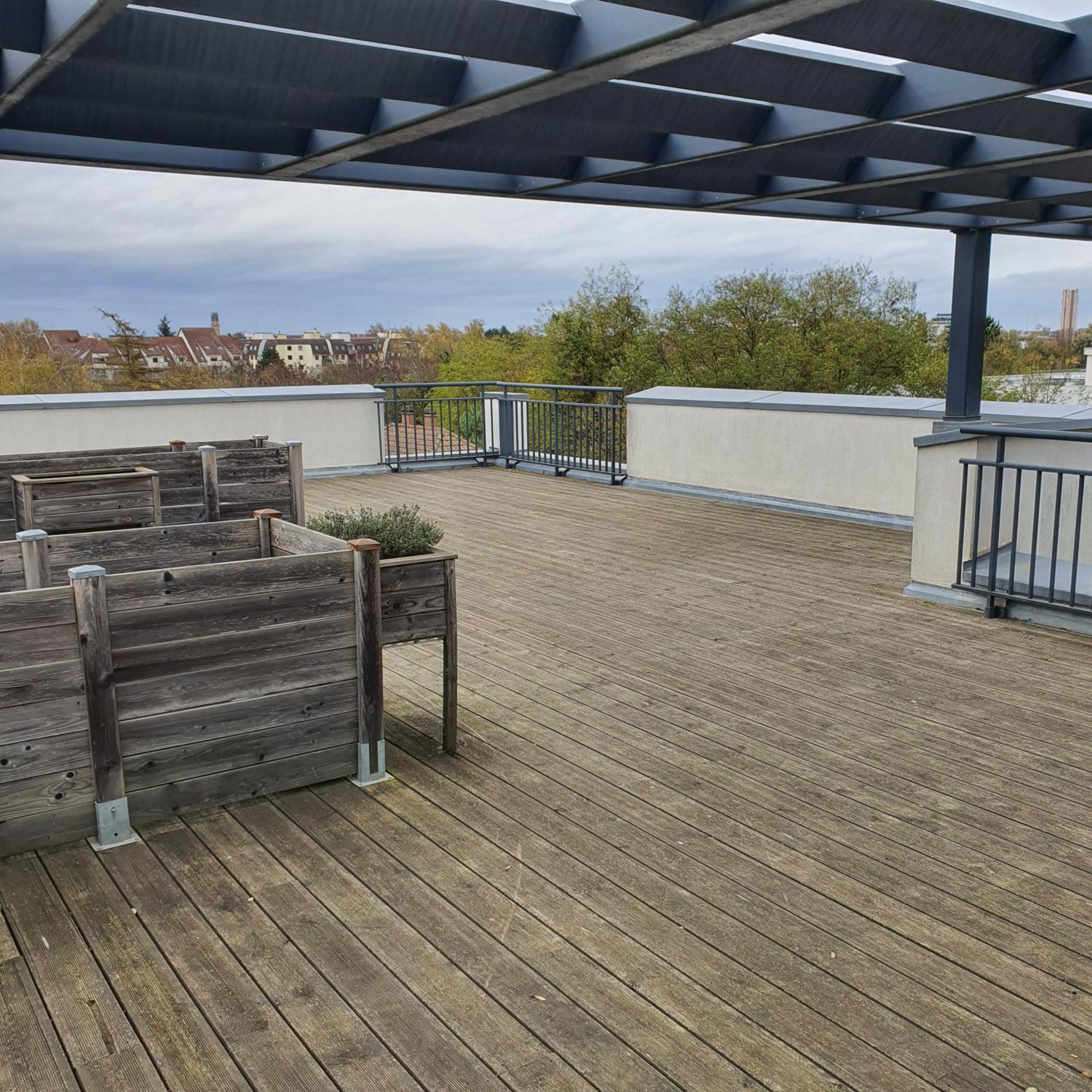 Appartement F2 *